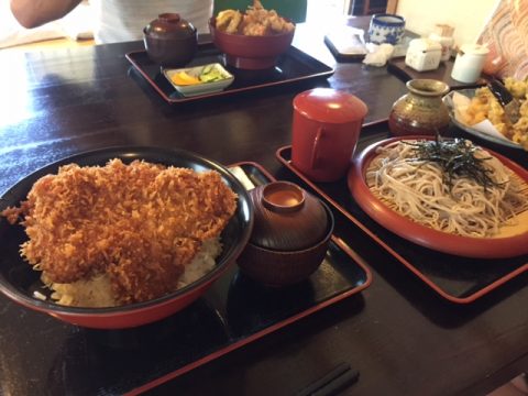 秩父　観光　わらじかつ丼